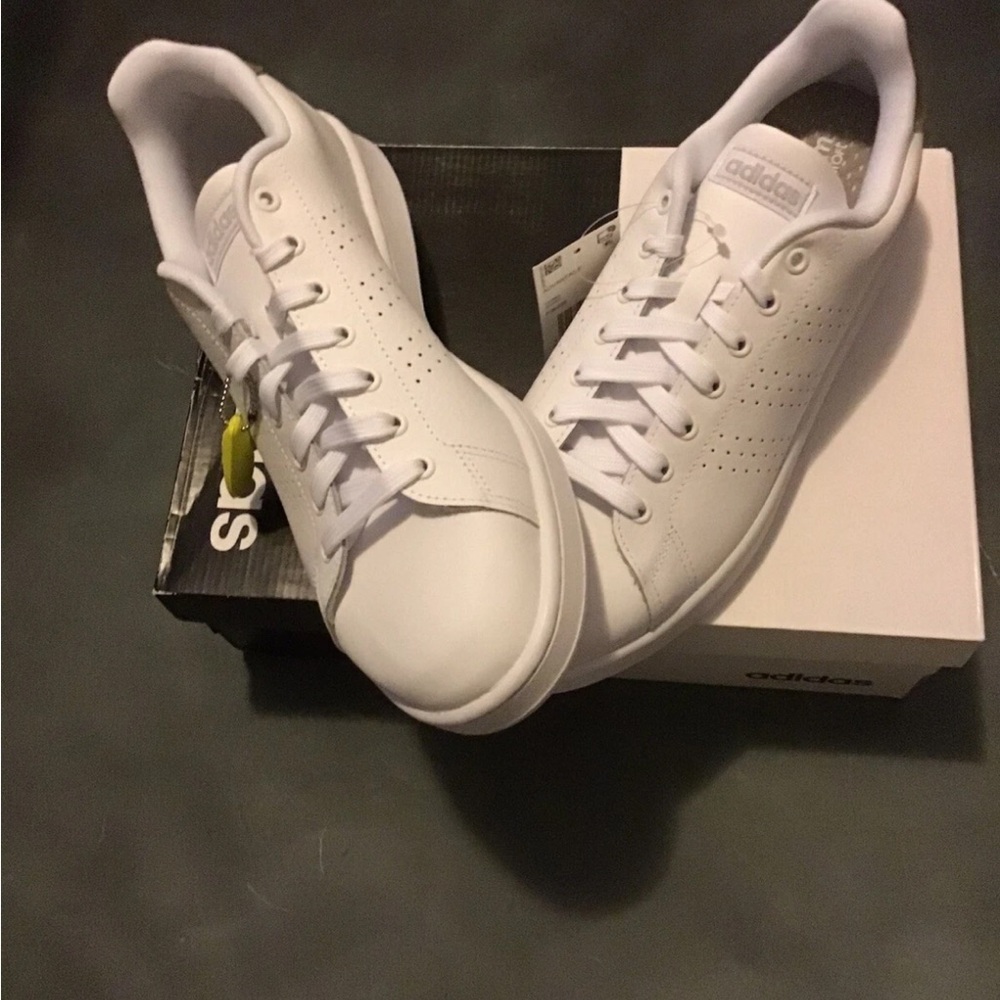 Adidas woman Cloudfoam White Sneakers